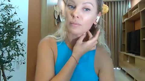 Snapshot of beautifulkollettee chatting on September 16, 4:48 am Beautifulkollette online show from September 16, 4:48 am