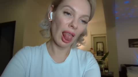 Snapshot of beautifulkollettee chatting on January 2, 8:35 pm Beautifulkollette online show from January 2, 8:35 pm