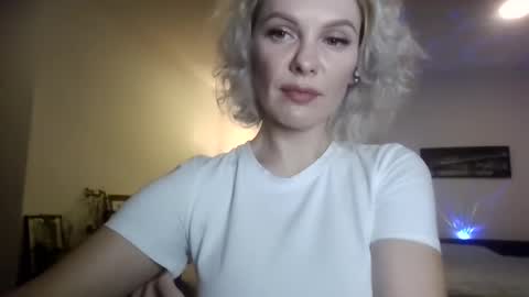 Snapshot of beautifulkollettee chatting on February 4, 11:49 pm Beautifulkollette online show from February 4, 11:49 pm