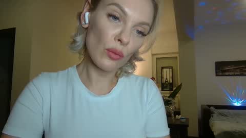 Snapshot of beautifulkollettee chatting on January 3, 8:01 pm Beautifulkollette online show from January 3, 8:01 pm