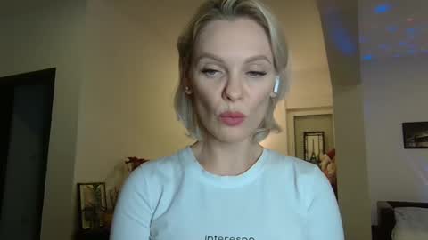 Snapshot of beautifulkollettee chatting on January 15, 7:23 pm Beautifulkollette online show from January 15, 7:23 pm