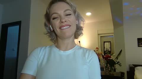 Snapshot of beautifulkollettee chatting on December 26, 12:38 pm Beautifulkollette online show from December 26, 12:38 pm