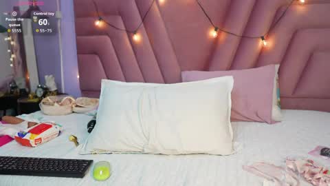 Shalom  online show from May 26, 8:15 pm