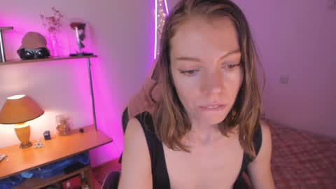 Eliise online show from December 2, 10:46 am