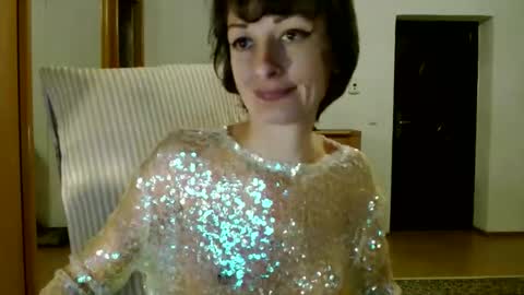Snapshot of bebacksooon chatting on January 17, 6:33 pm Raluca online show from January 17, 6:33 pm