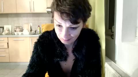 Raluca online show from December 16, 8:15 pm