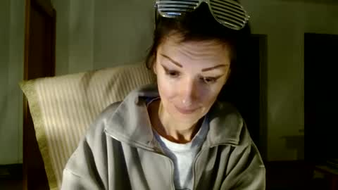 Snapshot of bebacksooon chatting on December 29, 8:37 pm Raluca online show from December 29, 8:37 pm