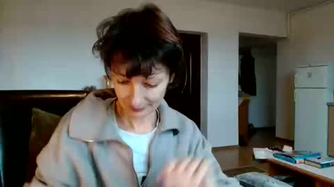 Snapshot of bebacksooon chatting on December 25, 9:13 am Raluca online show from December 25, 9:13 am