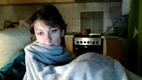 Raluca online show from October 12, 7:05 pm