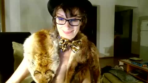 Snapshot of bebacksooon chatting on December 18, 10:24 pm Raluca online show from December 18, 10:24 pm