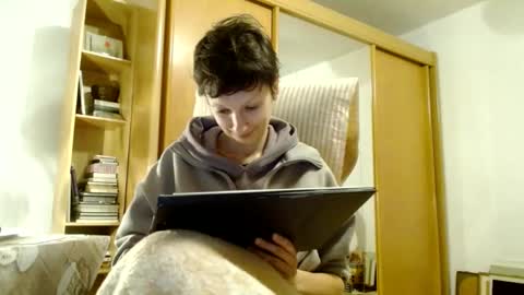 Snapshot of bebacksooon chatting on February 23, 5:07 pm Raluca online show from February 23, 5:07 pm