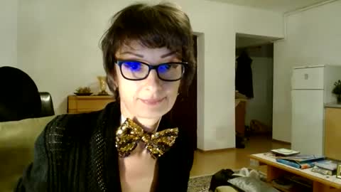 Snapshot of bebacksooon chatting on December 18, 7:19 pm Raluca online show from December 18, 7:19 pm