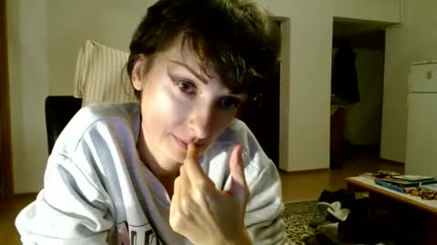 Snapshot of bebacksooon chatting on December 21, 7:27 pm Raluca online show from December 21, 7:27 pm
