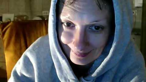 Raluca online show from January 7, 9:09 pm