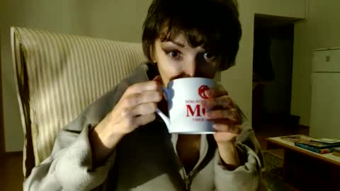Snapshot of bebacksooon chatting on December 7, 5:37 pm Raluca online show from December 7, 5:37 pm