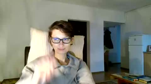 Snapshot of bebacksooon chatting on December 8, 2:09 pm Raluca online show from December 8, 2:09 pm