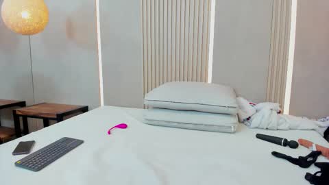 beca online show from November 1, 9:03 pm