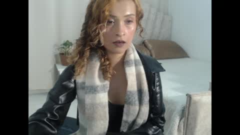 becca_milani2 online show from July 29, 10:21 pm