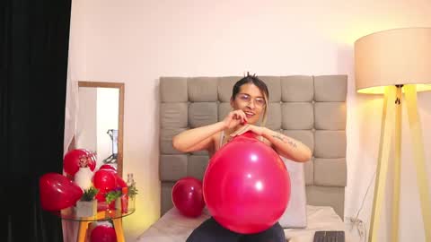 beccamilanni online show from February 19, 7:16 pm