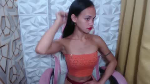 Snapshot of beccamiller22 chatting on February 1, 1:02 am becca online show from February 1, 1:02 am