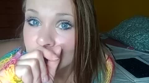 BECKY BOO  online show from May 11, 9:38 am