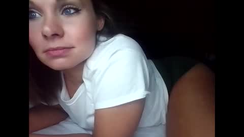 Snapshot of becky2994 chatting on December 4, 9:45 am BECKY BOO online show from December 4, 9:45 am