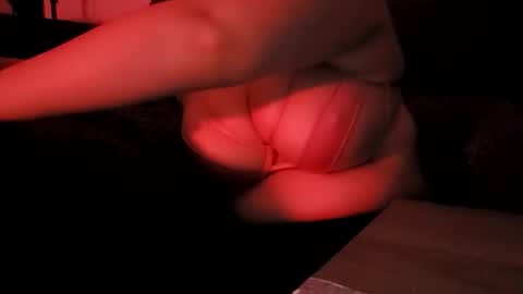 becky_ora online show from April 26, 2:47 pm