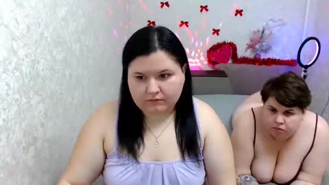 Snapshot of beckyandellen chatting on January 15, 6:29 pm BeckyAndEllen online show from January 15, 6:29 pm
