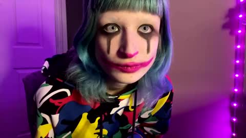 Snapshot of beckytheclown chatting on December 11, 8:04 am Beckytheclown online show from December 11, 8:04 am