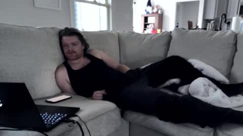 beeizzy15 online show from December 10, 4:38 pm