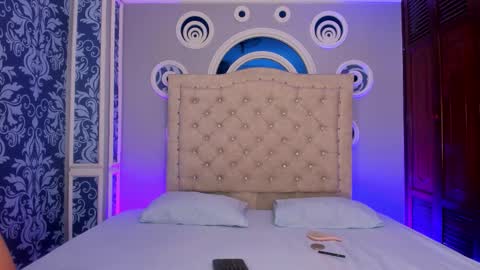 beele_and_evie online show from February 18, 7:57 pm