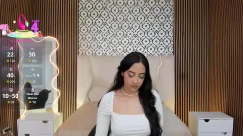 BELLA online show from November 13, 3:37 pm