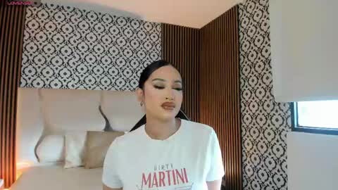 BELLA online show from May 7, 12:45 pm
