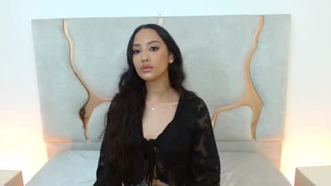 BELLA online show from October 9, 4:34 pm