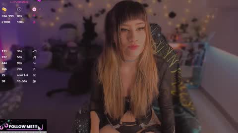       online show from October 7, 12:12 pm