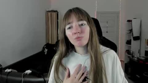 Lisa online show from October 3, 11:29 am