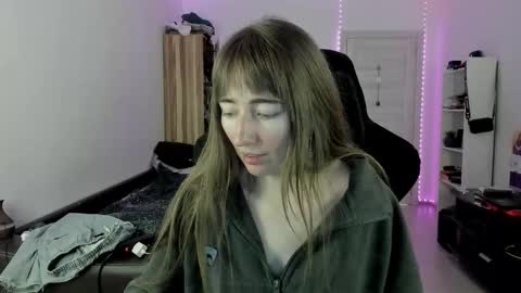 Lisa online show from October 17, 6:12 pm