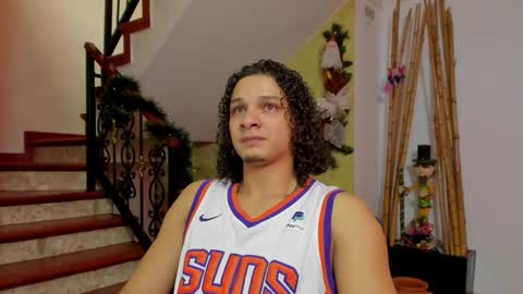 independent model online show from December 22, 5:42 pm