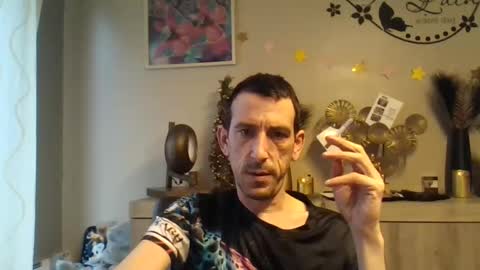 Snapshot of belgianboy33 chatting on December 4, 8:28 am Dreamcock online show from December 4, 8:28 am