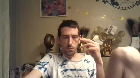 Snapshot of belgianboy33 chatting on December 25, 7:24 am Dreamcock online show from December 25, 7:24 am