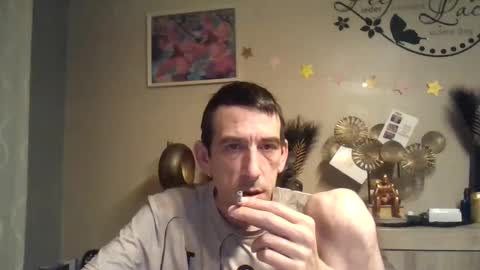 Snapshot of belgianboy33 chatting on December 29, 7:17 am Dreamcock online show from December 29, 7:17 am