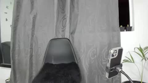 isabella online show from March 7, 3:51 am