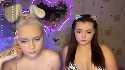 bella_and_alice online show from November 1, 7:57 pm