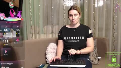 Antonia online show from June 4, 6:36 pm