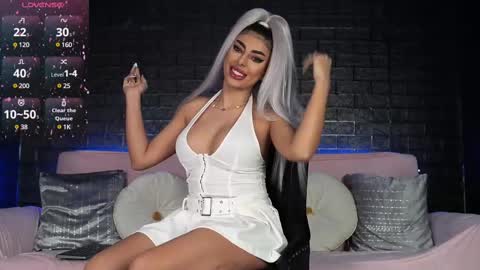 Snapshot of bella_blonda chatting on February 13, 7:52 pm Emma Bella online show from February 13, 7:52 pm