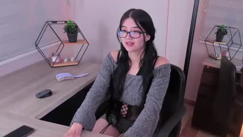 Bella Corbin   online show from June 16, 7:51 pm