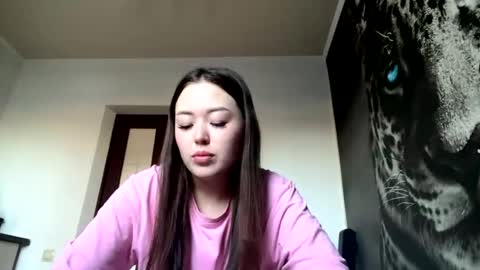 Hanna here Welcome  online show from April 5, 1:24 am