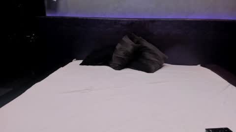 bella_dreamss online show from May 16, 5:04 am