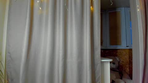 Snapshot of bella_foryou chatting on January 28, 11:28 am NastyaThere are legends that in this room all your wishes can come true Private is Open online show from January 28, 11:28 am