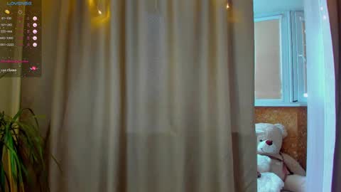 Snapshot of bella_foryou chatting on February 11, 6:19 am NastyaThere are legends that in this room all your wishes can come true Private is Open online show from February 11, 6:19 am